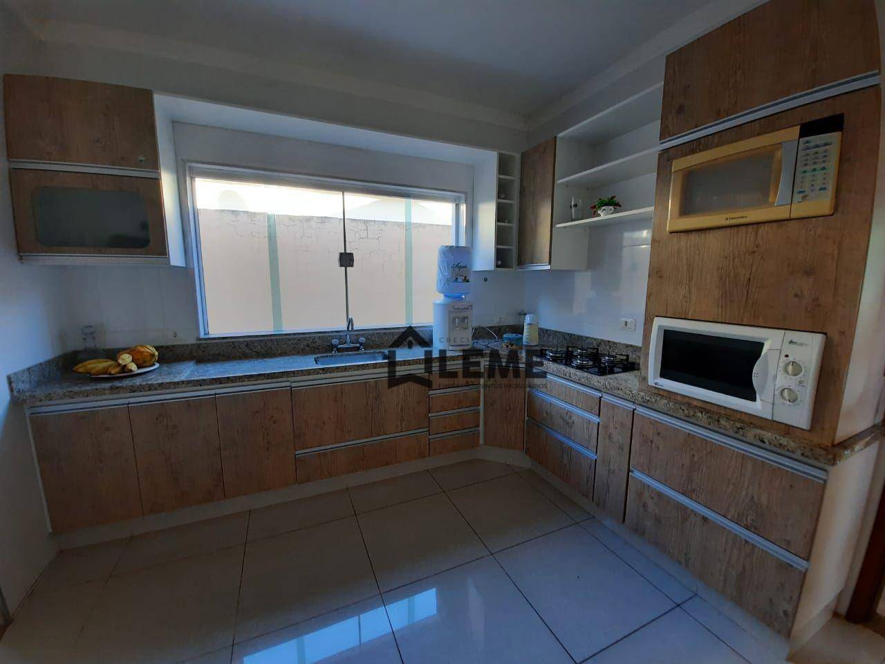 Casa à venda com 3 quartos, 252m² - Foto 24