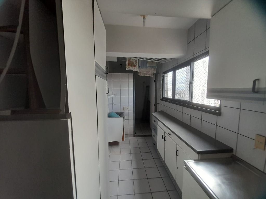 Apartamento à venda com 3 quartos, 150m² - Foto 24