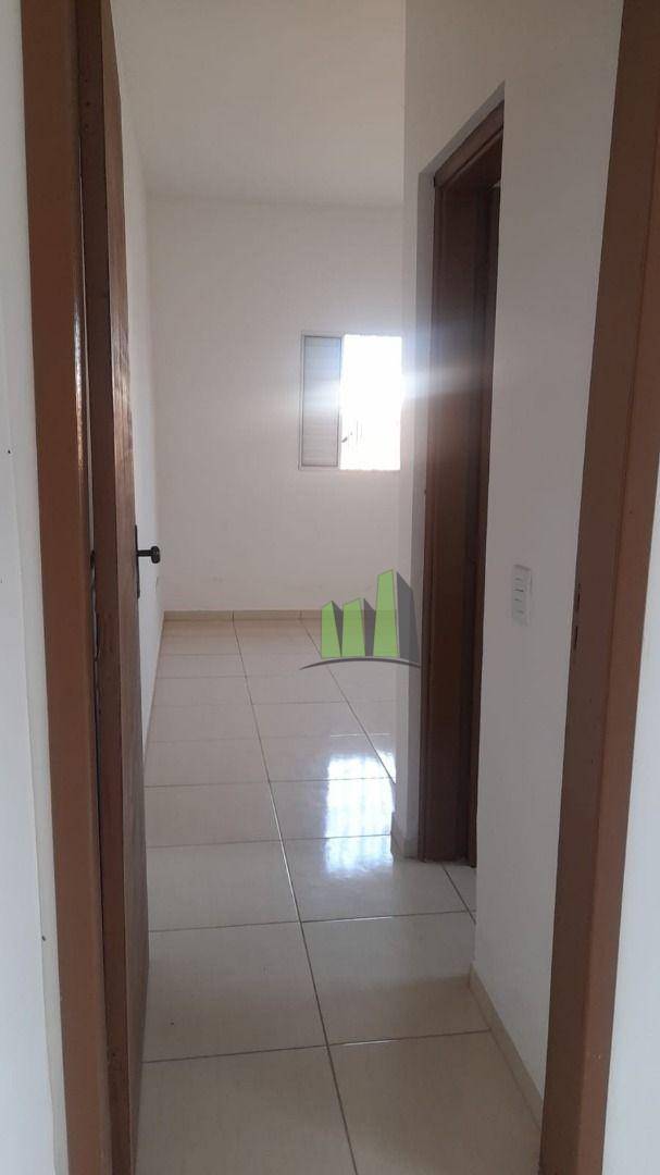 Casa à venda com 2 quartos, 70m² - Foto 5