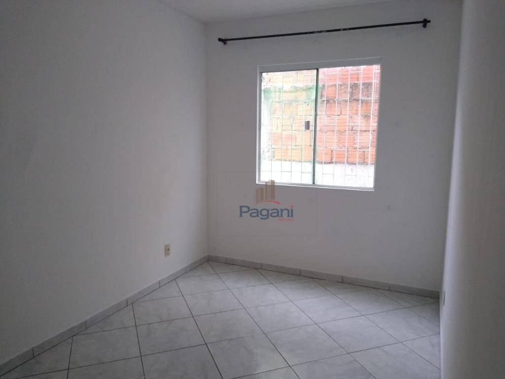 Apartamento para alugar com 2 quartos, 75m² - Foto 9