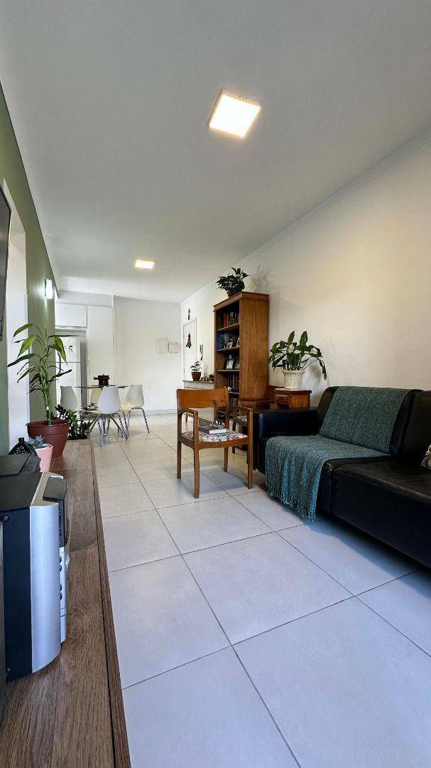 Apartamento à venda com 2 quartos, 67m² - Foto 6