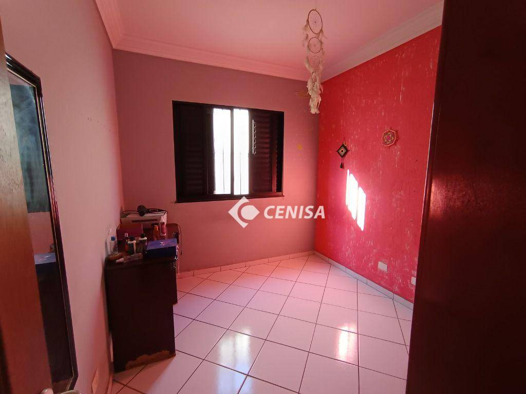 Casa à venda com 5 quartos, 210m² - Foto 16