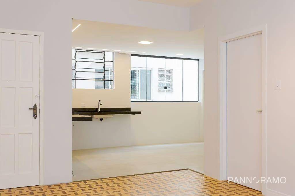 Apartamento à venda com 3 quartos, 80m² - Foto 2