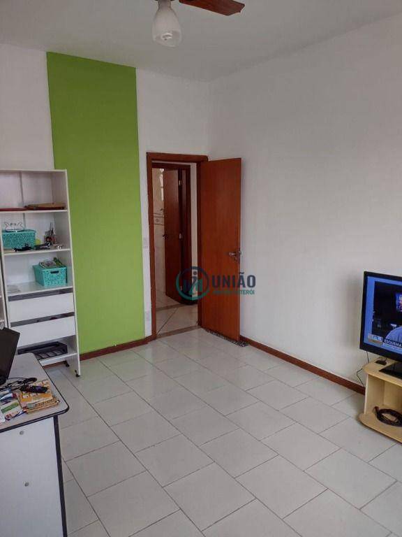 Apartamento à venda com 2 quartos, 70m² - Foto 7