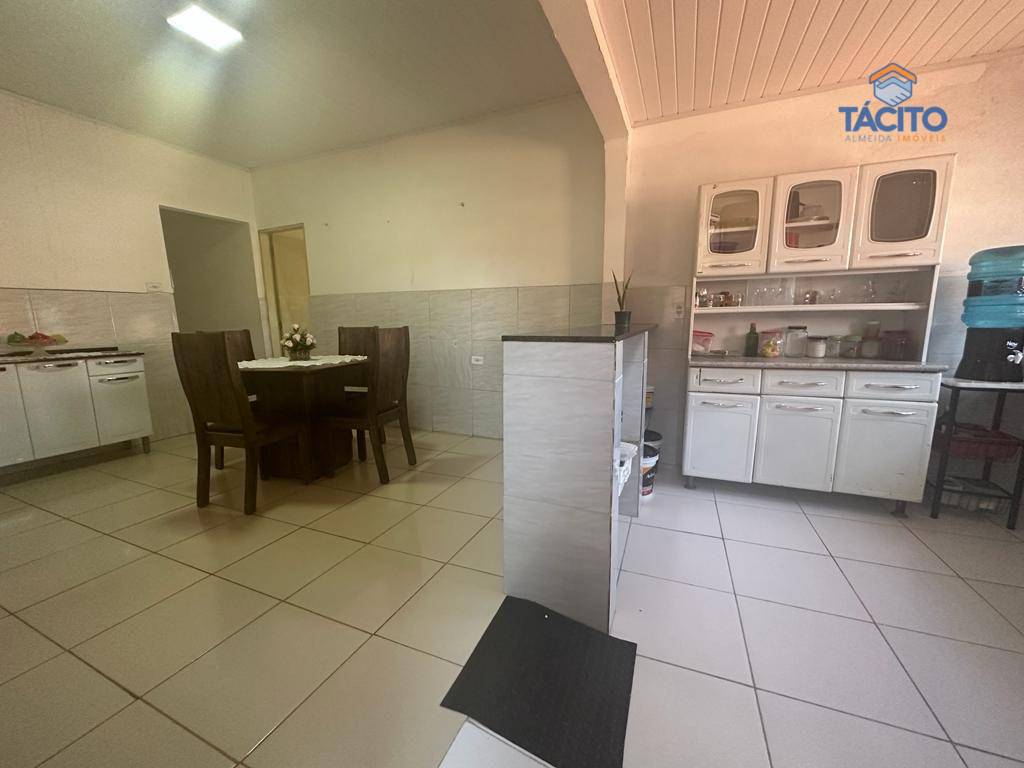 Casa à venda com 8 quartos, 400m² - Foto 13