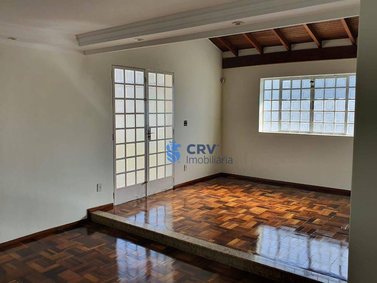 Casa à venda com 3 quartos, 215m² - Foto 3