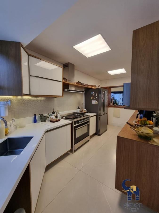 Apartamento à venda com 3 quartos, 187m² - Foto 11