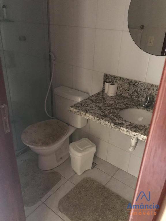 Apartamento à venda com 2 quartos, 64m² - Foto 12