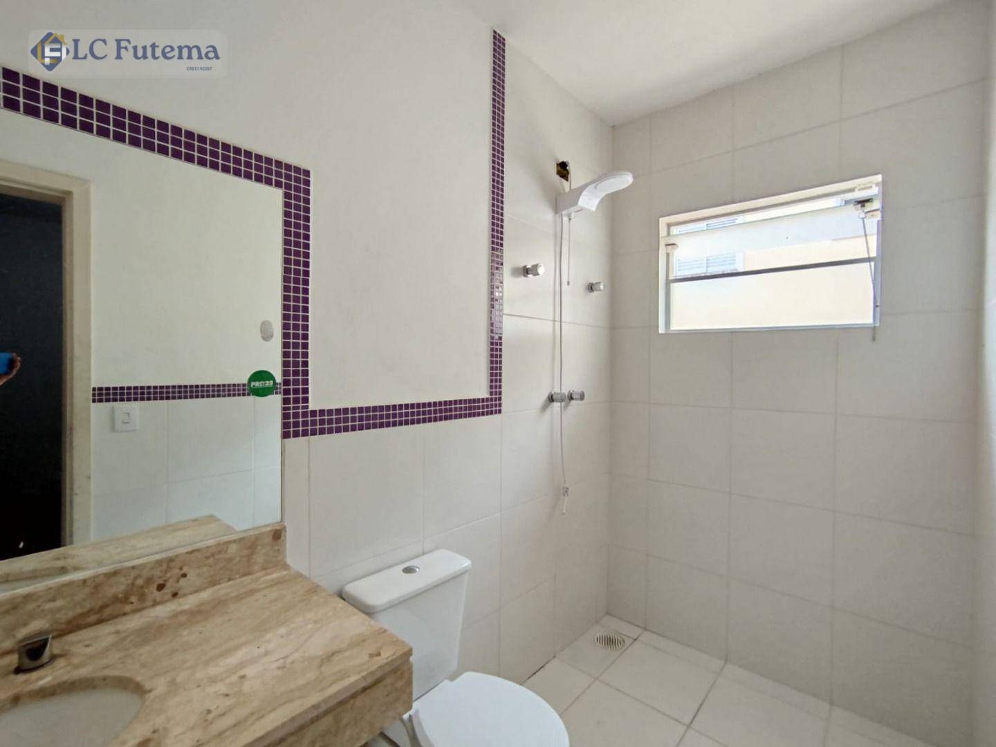 Casa de Condomínio para alugar com 3 quartos, 300m² - Foto 28