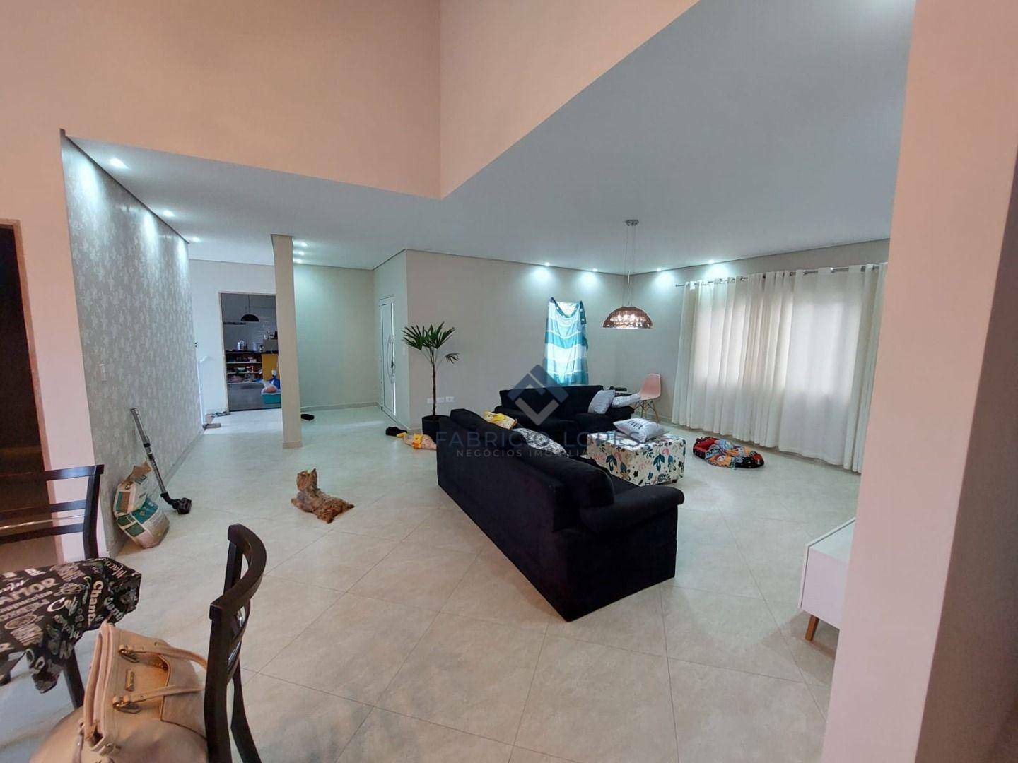 Casa à venda com 5 quartos, 360m² - Foto 1