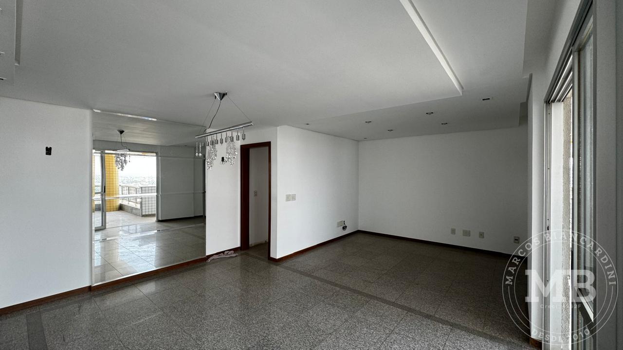 Apartamento à venda com 3 quartos, 181m² - Foto 5