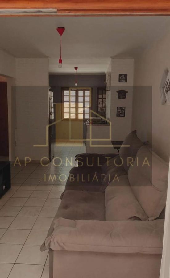 Casa à venda com 2 quartos, 62m² - Foto 2