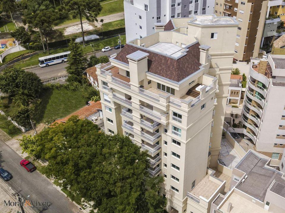 Apartamento à venda com 3 quartos, 209m² - Foto 2