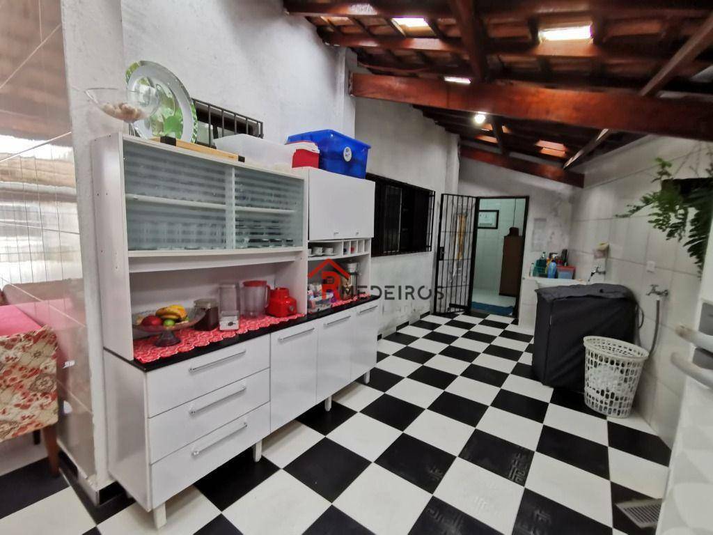 Casa à venda com 3 quartos, 111m² - Foto 5