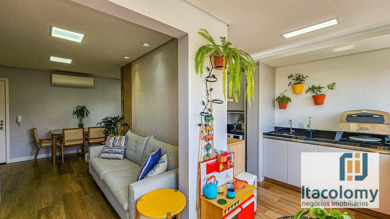 Apartamento à venda com 2 quartos, 67m² - Foto 4