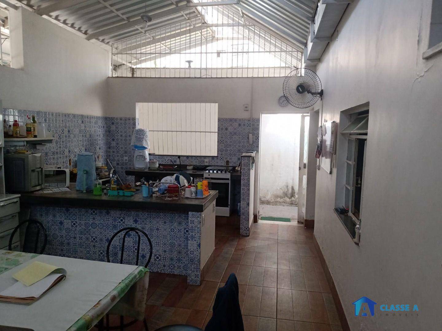 Casa à venda com 5 quartos, 209m² - Foto 40