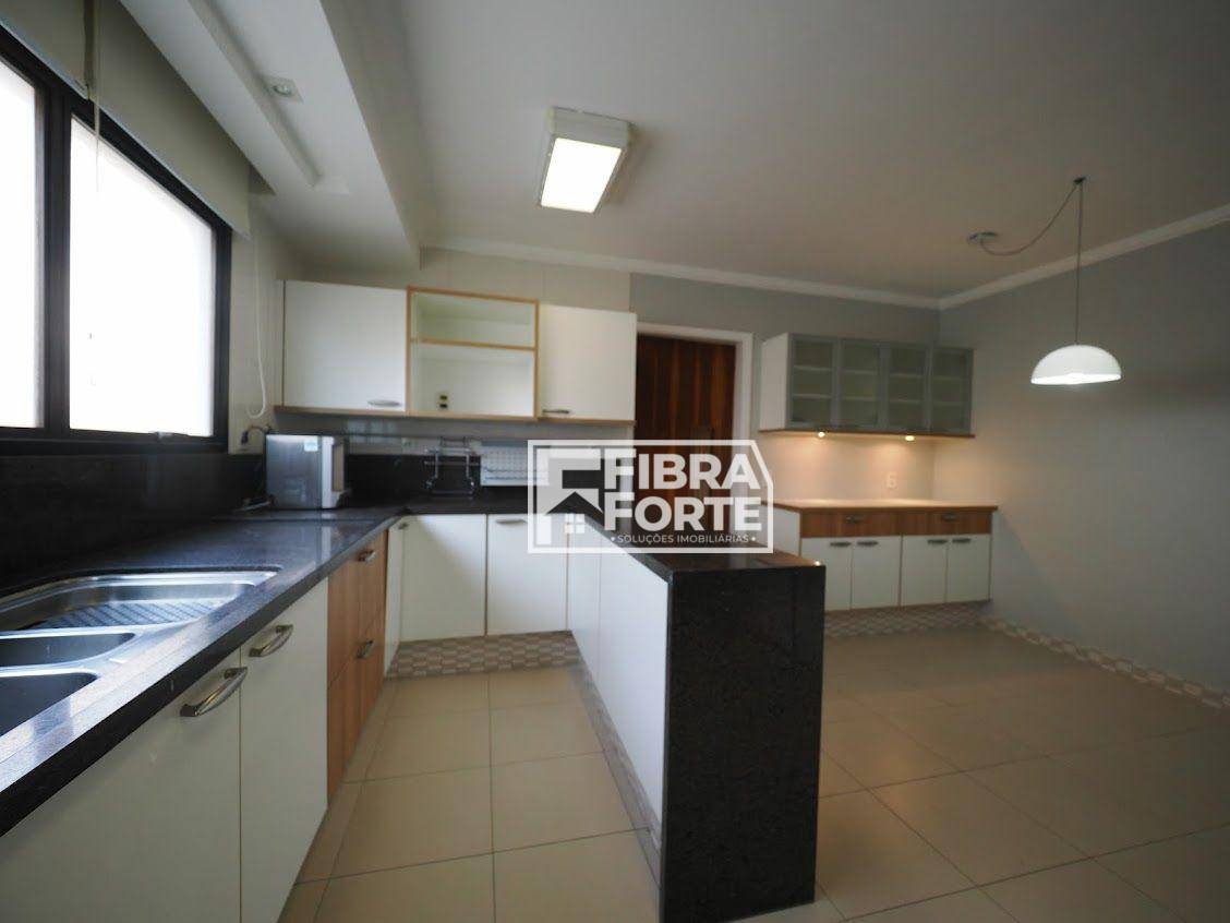 Apartamento à venda com 4 quartos, 226m² - Foto 7