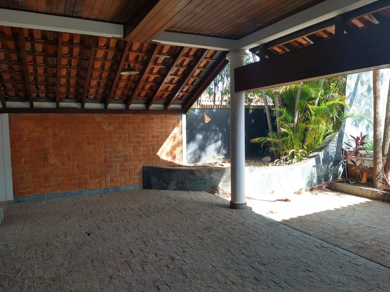 Casa para alugar com 8 quartos, 650m² - Foto 13