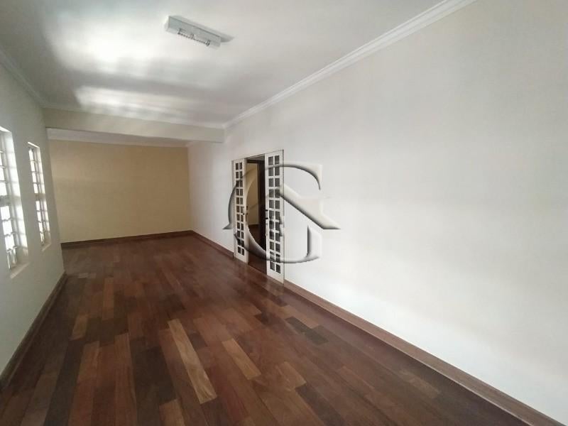 Casa à venda com 4 quartos, 260m² - Foto 3