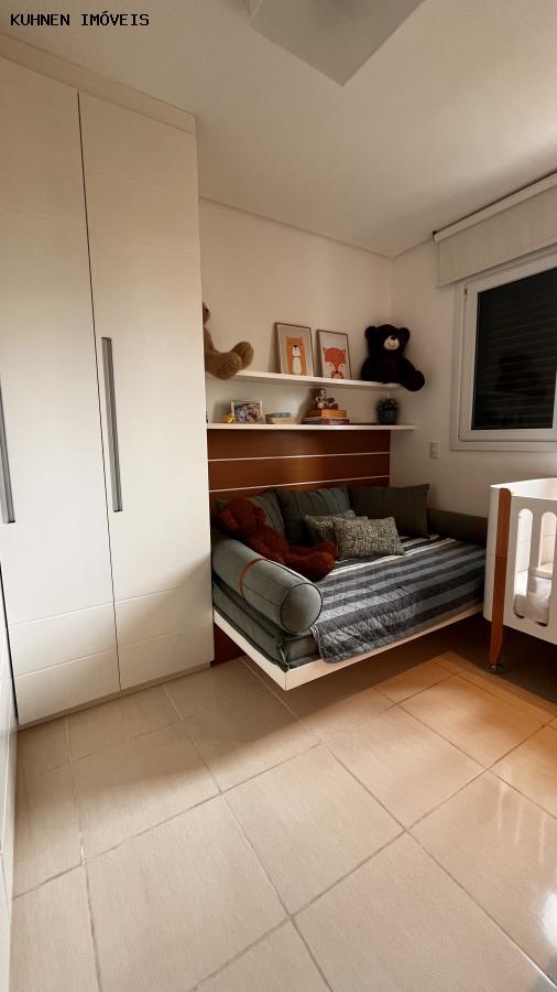 Apartamento à venda com 3 quartos, 125m² - Foto 13