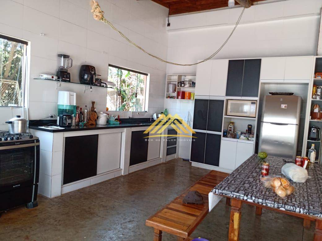 Chácara à venda com 3 quartos, 270m² - Foto 17