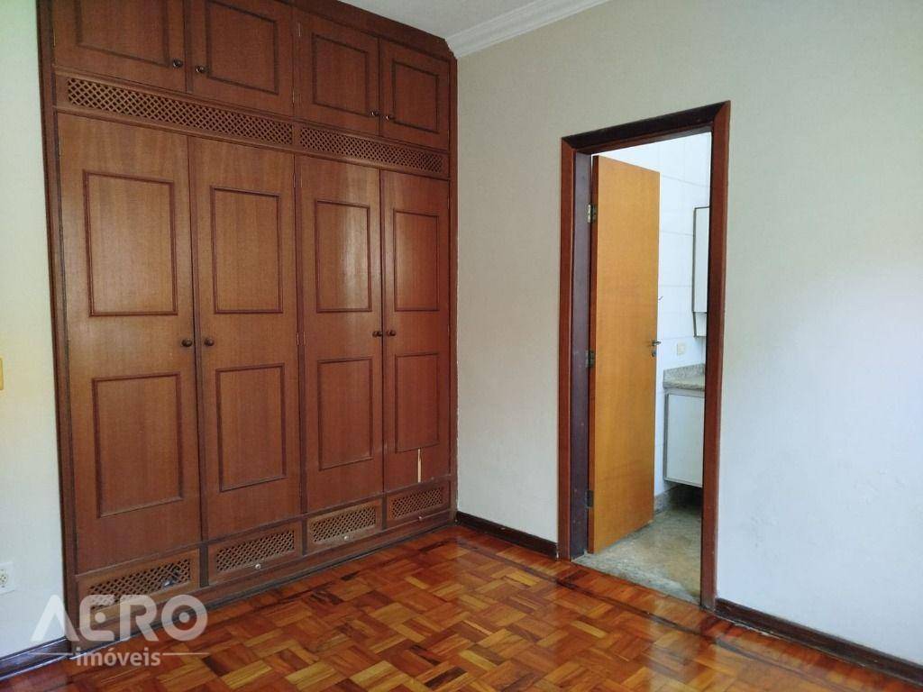 Casa para alugar com 3 quartos, 184m² - Foto 8