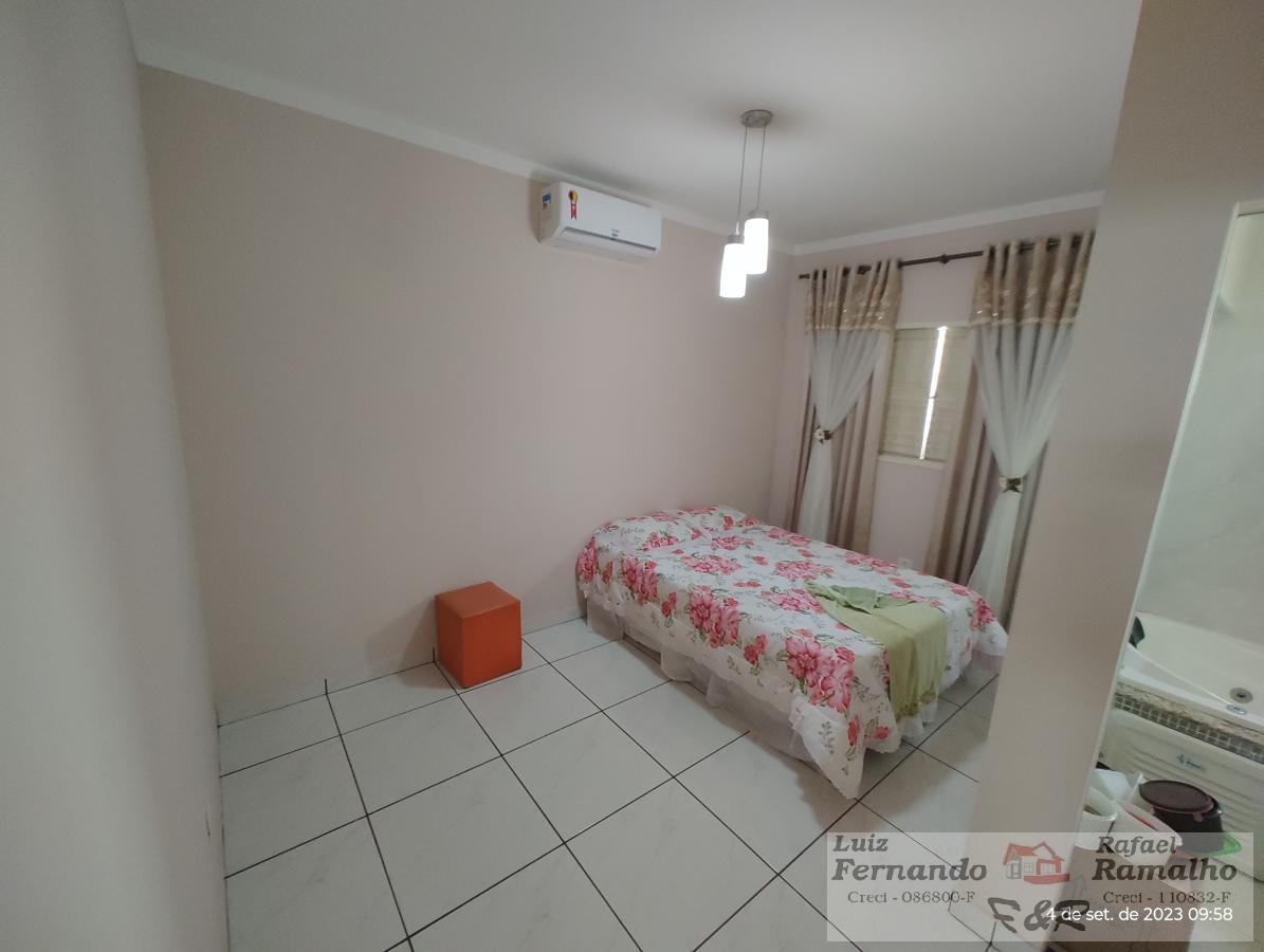 Casa à venda com 6 quartos, 250m² - Foto 10