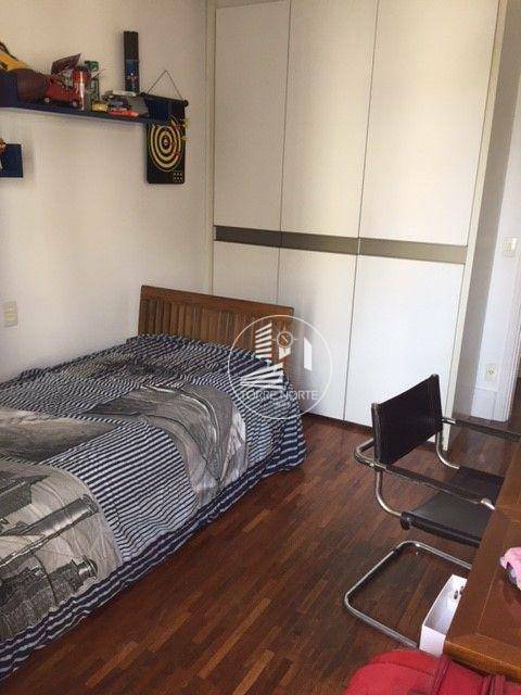 Apartamento à venda com 4 quartos, 196m² - Foto 15