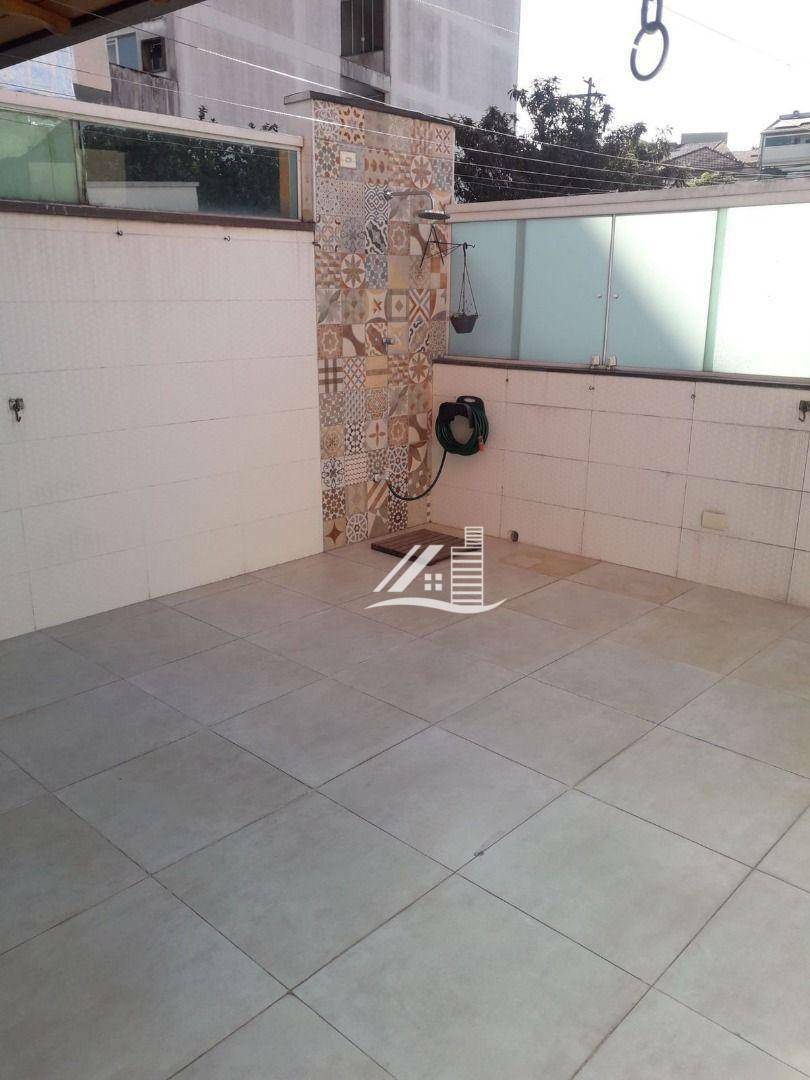 Sobrado à venda com 3 quartos, 194m² - Foto 2