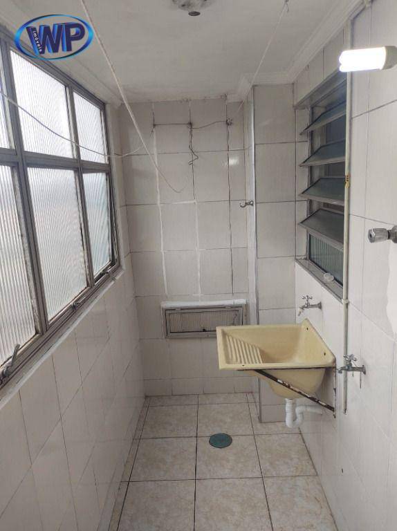 Apartamento à venda com 2 quartos, 70m² - Foto 13