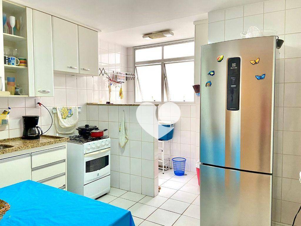 Apartamento à venda com 2 quartos, 70m² - Foto 4