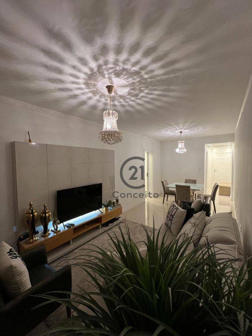 Apartamento para alugar com 3 quartos, 115m² - Foto 8