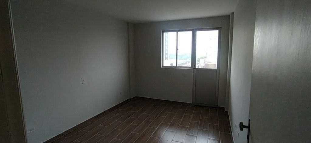 Apartamento para alugar com 3 quartos, 120m² - Foto 18