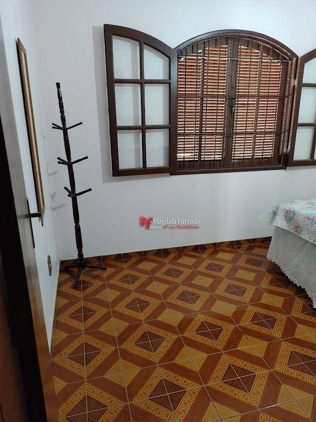 Casa à venda com 3 quartos, 201m² - Foto 18