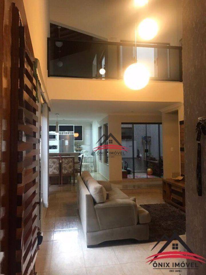 Casa à venda com 3 quartos, 250m² - Foto 13