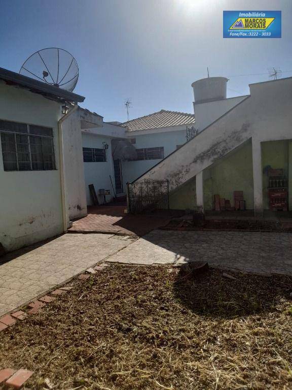 Casa à venda com 3 quartos, 188m² - Foto 3