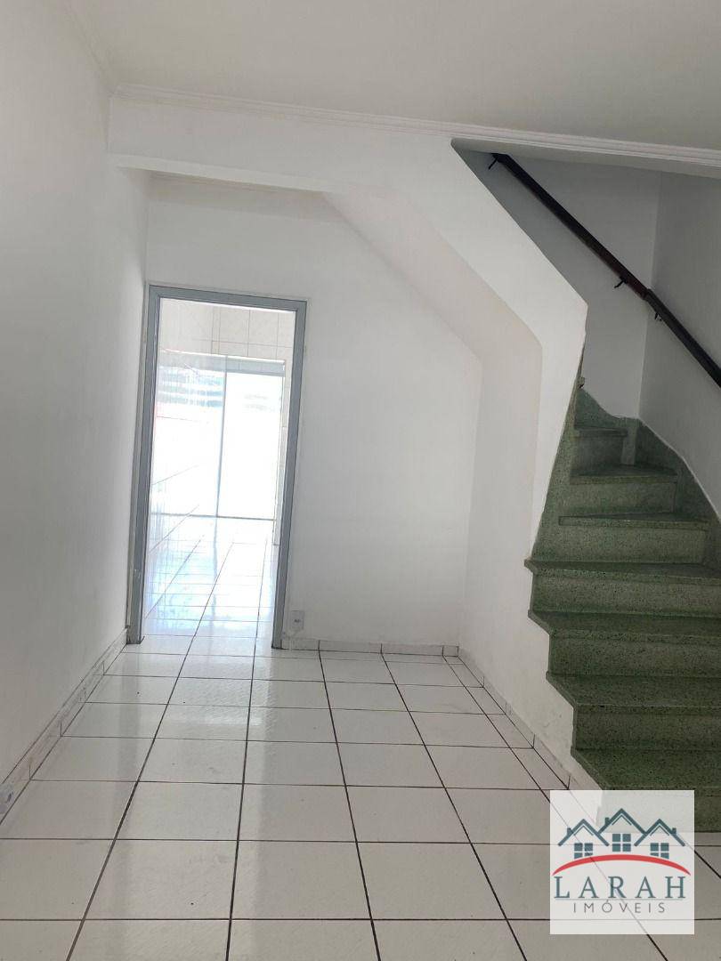 Sobrado para alugar com 2 quartos, 150m² - Foto 2