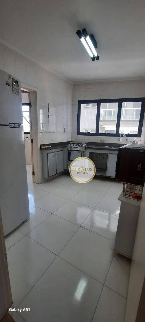 Apartamento para alugar com 4 quartos, 200m² - Foto 12