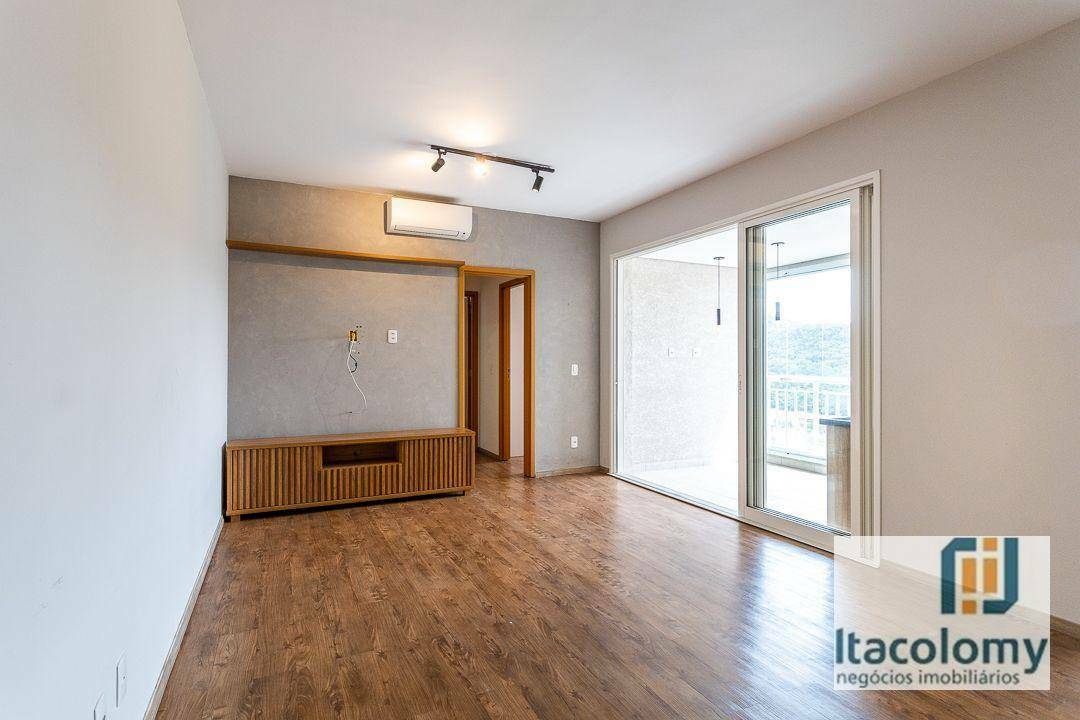 Apartamento à venda com 2 quartos, 72m² - Foto 1