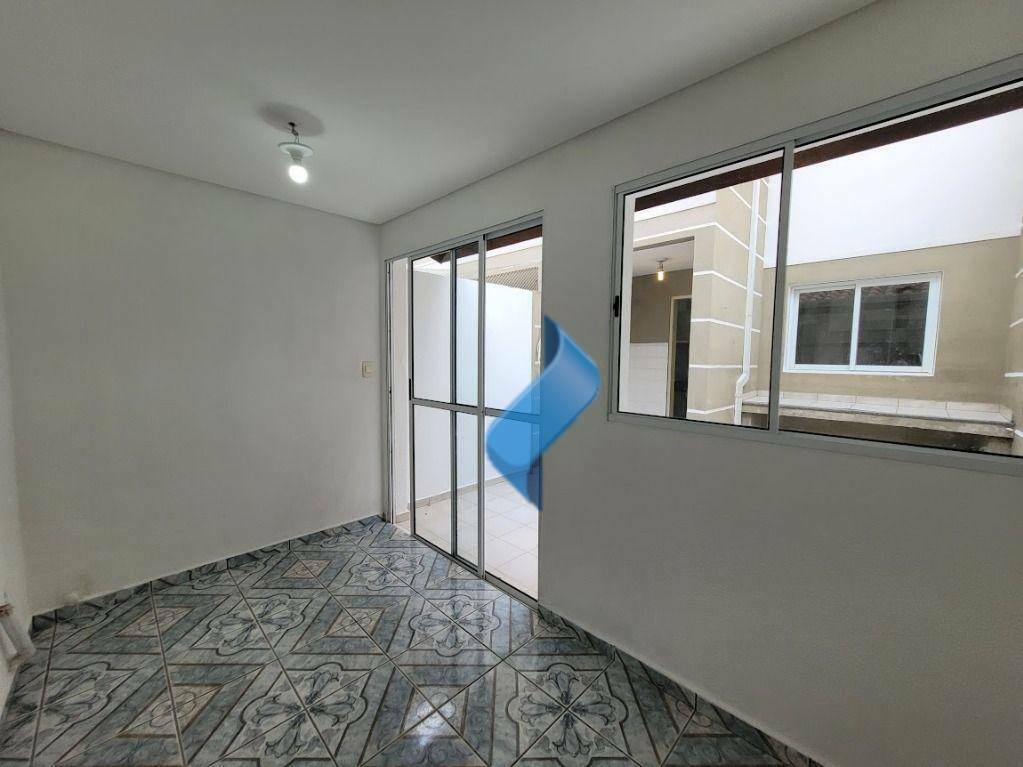 Casa de Condomínio para alugar com 2 quartos, 75m² - Foto 35