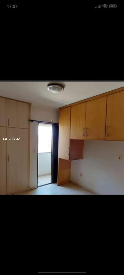 Apartamento à venda com 1 quarto, 37m² - Foto 2