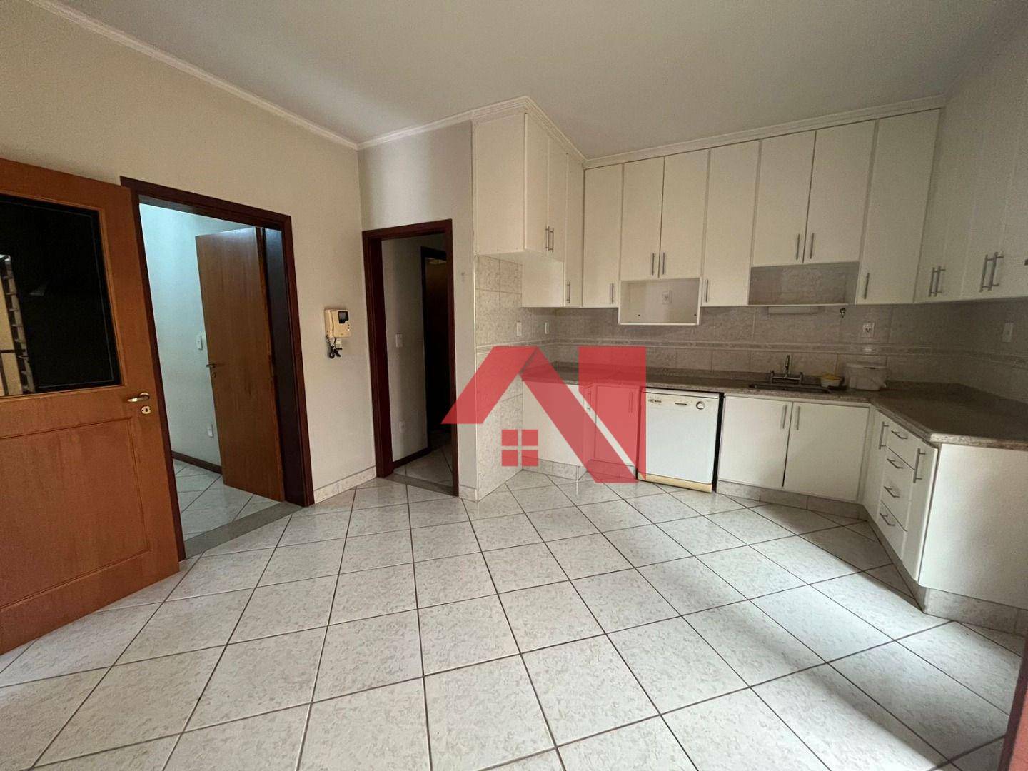 Sobrado à venda e aluguel com 4 quartos, 250m² - Foto 4