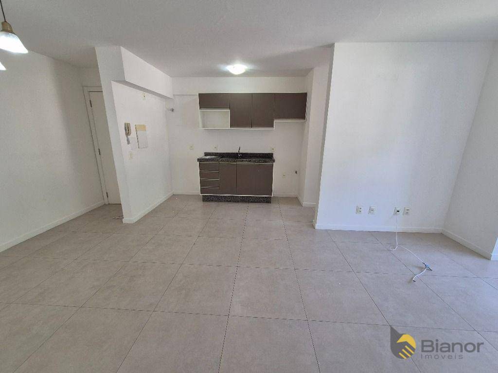 Apartamento para alugar com 3 quartos, 75m² - Foto 3