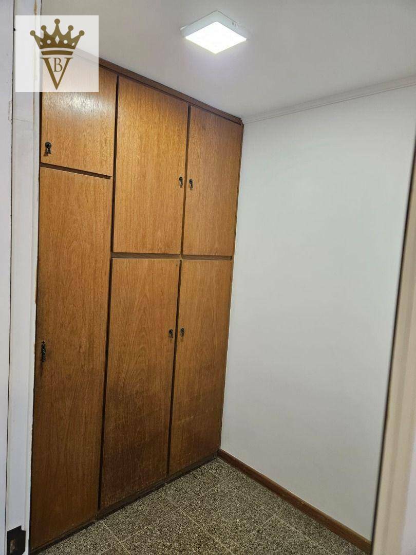 Apartamento para alugar com 3 quartos, 175m² - Foto 9