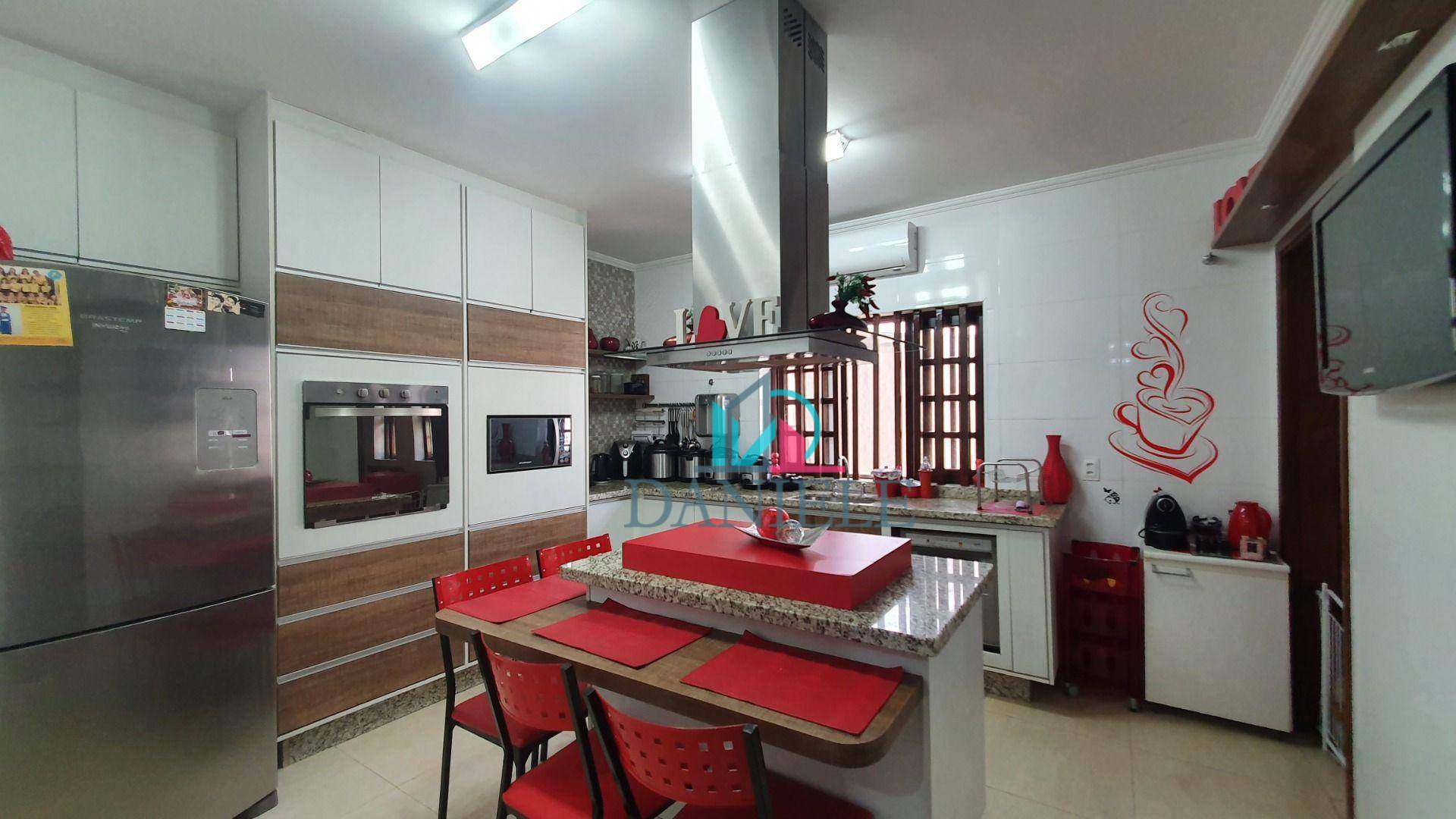 Casa à venda com 3 quartos, 247m² - Foto 13