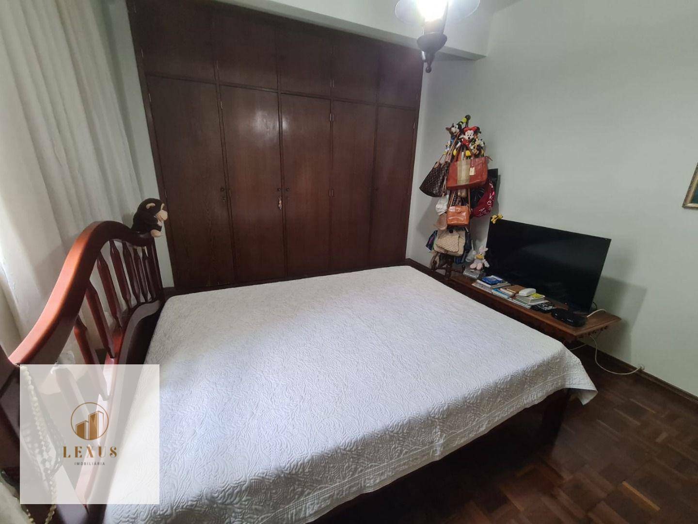 Apartamento à venda com 4 quartos, 240m² - Foto 18