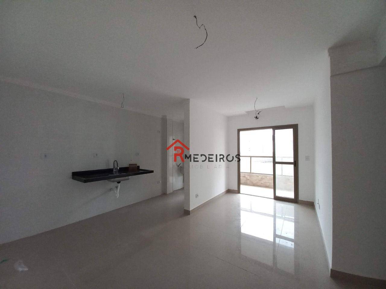 Apartamento à venda com 2 quartos, 69m² - Foto 2