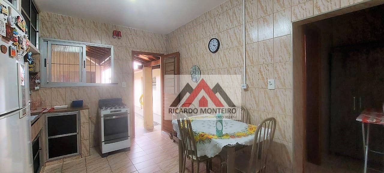 Casa à venda com 5 quartos, 290m² - Foto 12