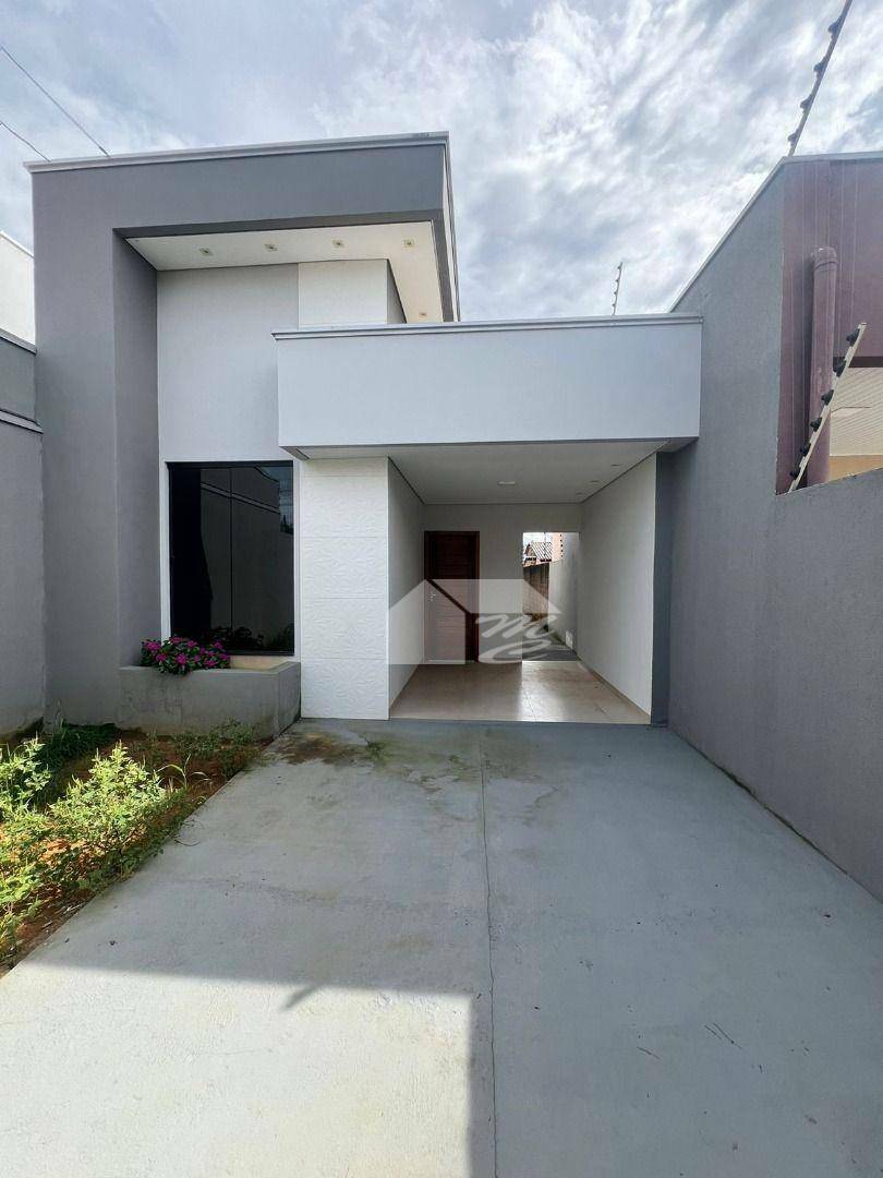 Casa à venda com 2 quartos, 75m² - Foto 1