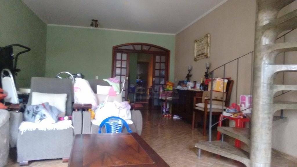 Sobrado à venda com 3 quartos, 140m² - Foto 1